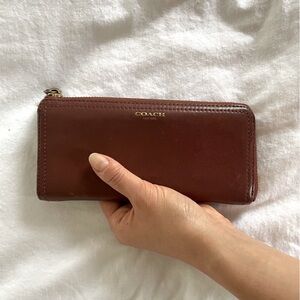 COACH | Accordion Zip Leather Wallet